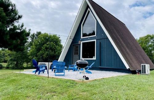 Makanda Ski Chalet | Enchanting A-Frames with Hot-Tub Wonderful for Hiking in Makanda, Illinois