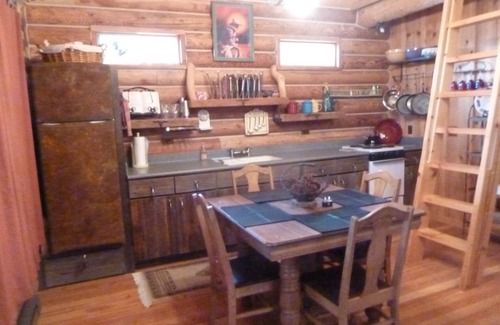 Polson Cabin | ENCHANTING CABIN IN THE WOODS