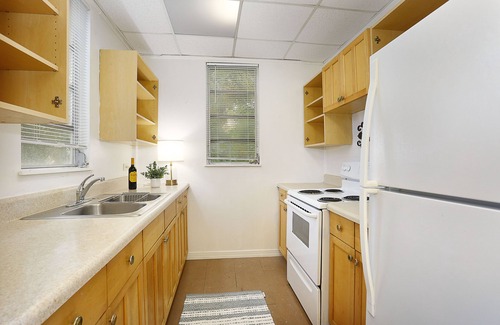 Southwest Coconut Grove Apartment | Enchanting Coconut Grove apartment