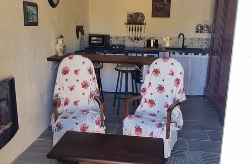 Bergerac Cabin | Enchanting comfortable and private.