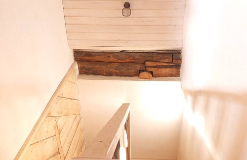 Valsanesti House | Enchanting Old Traditional House & Garden near Forest close to Curtea de Arges