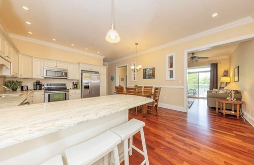 Geneva-on-the-Lake Condo | Endless Summer - Sleeps 6 Condo