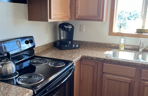 Cameron House | Enjoy a relaxing getaway on Prairie Lake in Cameron, WI