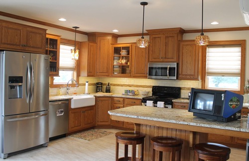 Mount Joy House | Enjoy a soak in the hot tub and a bonfire after exploring Lancaster County!