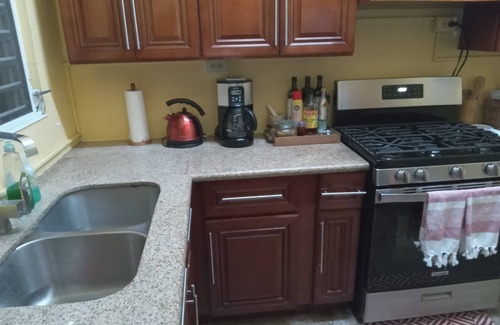 Beverly Hills House | Enjoy Beverly Hills, Kingston, Jamaica, 4 bdrms, AC, WiFi, Spacious, Quiet, Safe