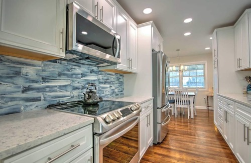 Piney Flats House | Enjoy breathtaking lake views from the comfort of your own private deck.