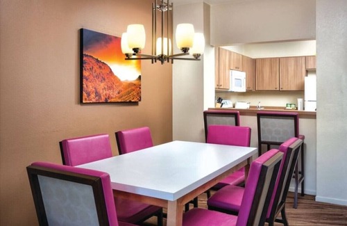 Enterprise Apartment | Enjoy Las Vegas Blvd with the Family in 2BD condo with resort lazy river