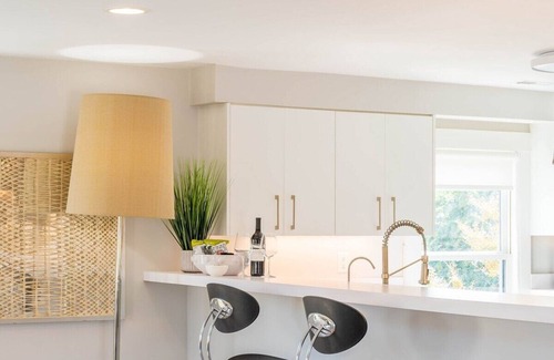 Irvington Apartment | Enjoy Lux In-Town Stay Above Wine Bar