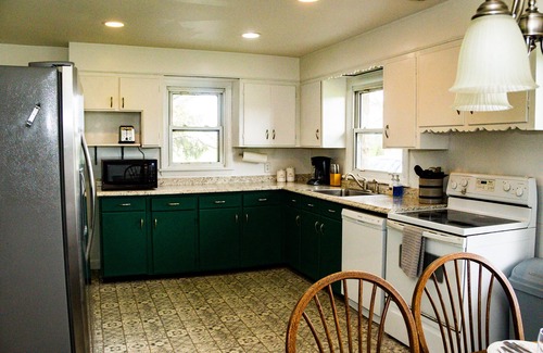 Grantville Other | Enjoy peaceful farm life! Pet-friendly, 23 acres, baby goats and chickens!