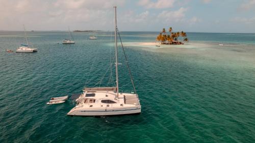 Carti Tupile Boat Rental | Enjoy Sailing Experience