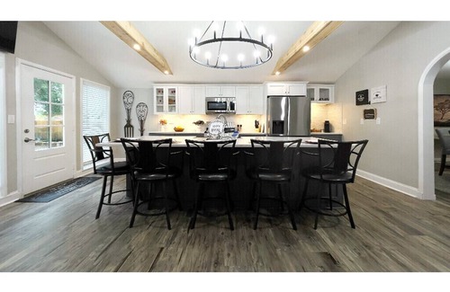 Westfield House | Enjoy the ambiance of Poplar Cottage at Grand Park!