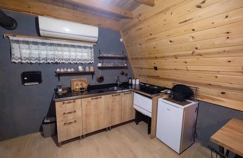 Cayeli House | Enjoy the jacuzzi in the suite,Fully equipped kitchen.Two km from the city.