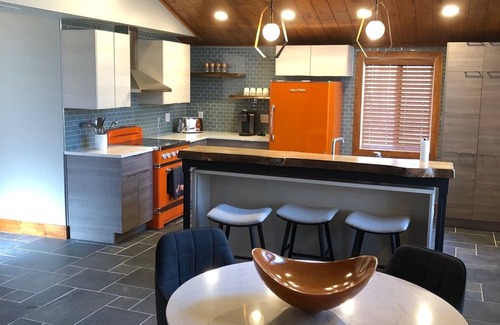 Helmsburg House | Enjoy the peace & quiet of beautiful Nashville, Indiana.