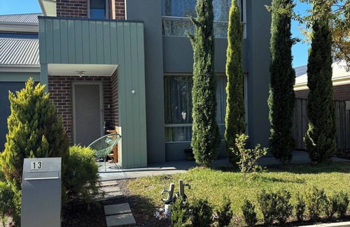 Craigieburn House | Enjoy the specious home, get good rest after your activities.