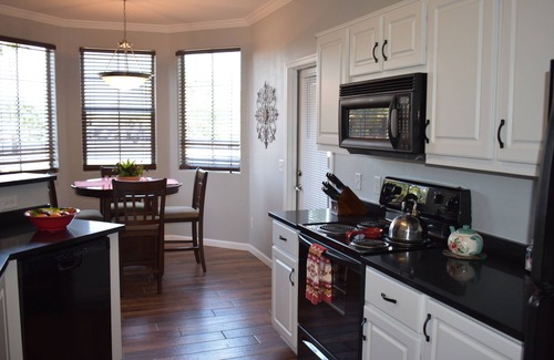 Gilbert Condo | ENJOY THE SUN IN A RESORT STYLE COMMUNITY