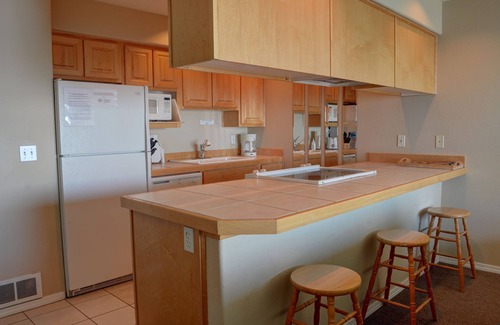 Lincoln City Condo | Enjoy this 2nd floor condo with amazing views of the coast in Lincoln City!