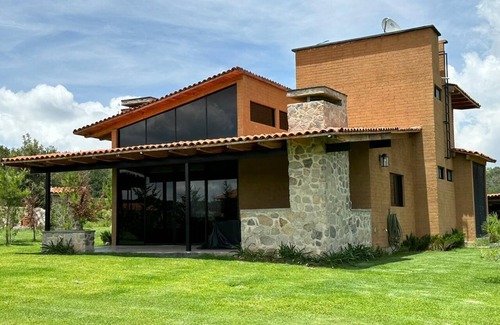 Tapalpa Cabin | ENJOY THIS BEAUTIFUL CABIN, CLOSE TO THE NOGAL LAKE IN TAPALPA!