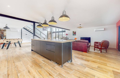 Nalliers House | Enjoy this modern and contemporary villa with many amenities.