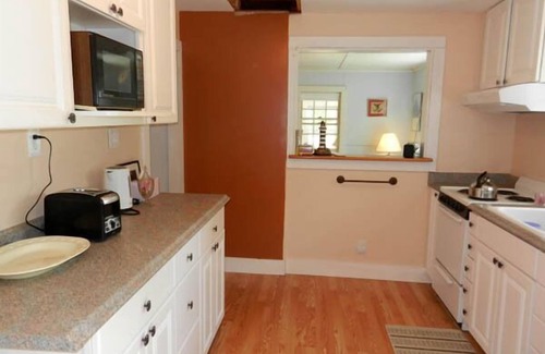 East Harwich Cottage | Enjoy This Quaint & Renovated 2BR Cottage (1553)