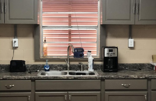 Indian Pass House | Enjoy your vacation in this cozy cottage in a quite seaside neighborhood