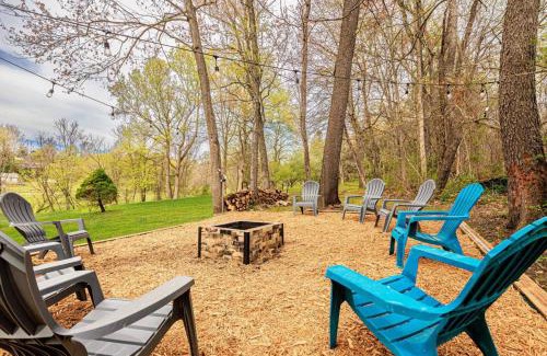 Refton House | Enola Trail Getaway - bikes, rural, BBQ ,King bed, patio