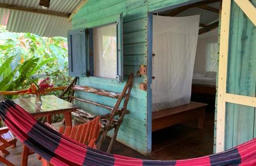 Little Corn Island House | ENSUEÑOS miskita house