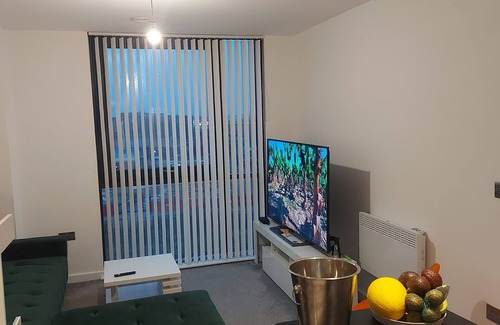 Warrington Apartment | Ensuite Double Bedroom (live in landlord)