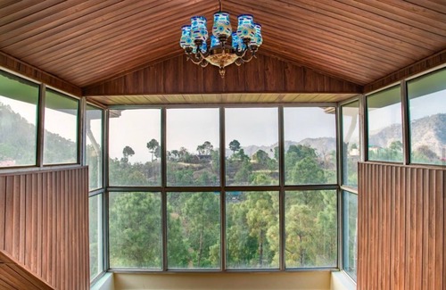 Kumarhatti House | Entair 3BHK-Bedroom House in Kasauli with Bonfire WiFi, Terrace