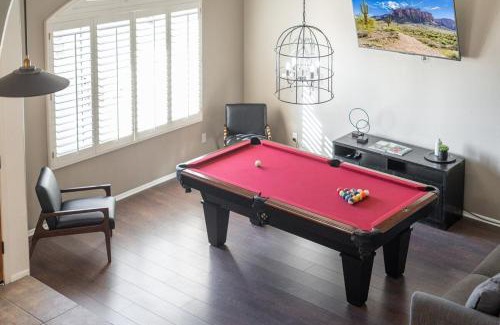 Paradise Park Vista House | Entertainer's DREAM! 7 bedroom/4 bath w HEATED POOL & SPA (SLEEPS 16)