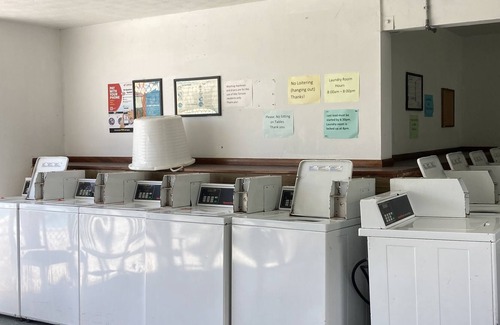 Hilo Apartment | Entire 2 Room Condo! In Heart of Hilo! Kitchen, AC