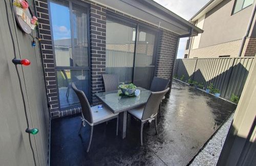 Oran Park Apartment | Entire 2br, hideaway