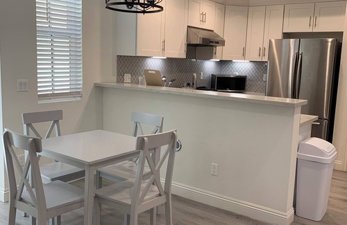 Mid Central Condo | Entire 3Bds 3Ba Condo with private parking in Prime Pasadena