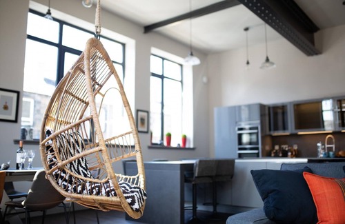 Leith Apartment | Entire 4Bed & 4Bath Manhattan style loft apartment