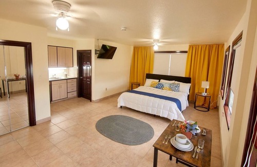 Georgetown Bed & Breakfast | Entire Accommodation Suites - Republic Terrace Accommodations