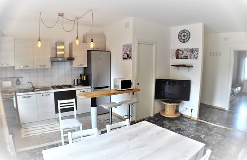 Favaro Veneto Apartment | Entire apartment CASA FELICE 9 Places Free Parking and Free Wi-Fi Included
