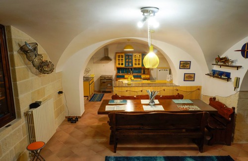 Municipio 4 Apartment | Entire Apartment | Free Wifi | Marine style furnishings
