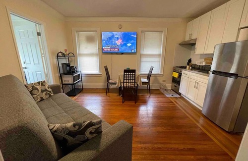 Queens Apartment | Entire Beautiful 2BR Apartment. Convenient location in the heart of Queens!