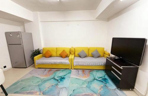 Ferry Point Apartment | Entire Condo apartment affordable family group