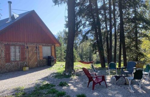 Golden House | Entire Cordwood House 5 minutes south of town