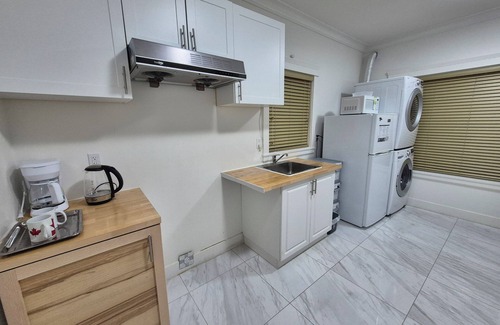 Knight House | Entire ground floor suite with full privacy