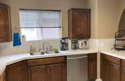 Independence House | Entire Home & Fenced Yard For Family & Pets