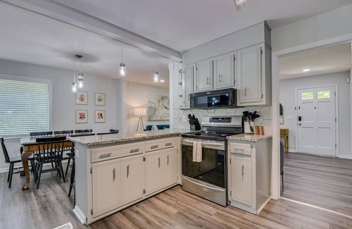 National Hills House | Entire Home in great Augusta National Hills neighborhood w/screened in porch