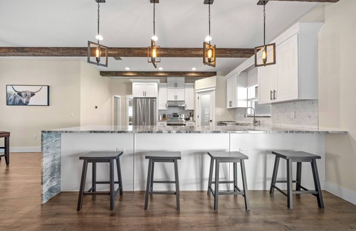 Spring Hill House | Entire Home Just 3 Minutes to Weeki Wachee Springs & Hospital