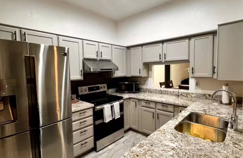 Larissa House | Entire Home near Stadium