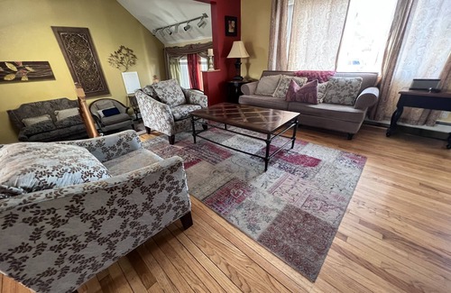 Bethpage House | Entire House - 4 Bed 3 Bath - Large Backyard close to Bethpage Park