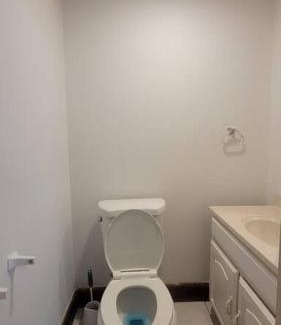 Thompsonville Apartment | Entire house - 4 Bedroom-Enfield