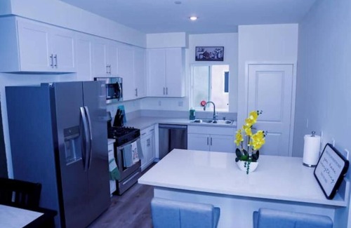 Lemon Grove Condo | Entire House in Lemon Grove: 3b/3b + Sofa Bed