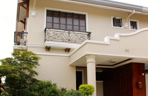 Javalera House | Entire House in Safe & Peaceful, Gated, Golf Community with 2 Swimming Pools.