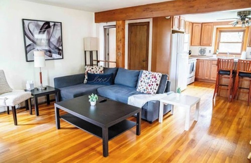 Nashua House | Entire House, Sleep 11, Garage, Fully Fenced Backyard