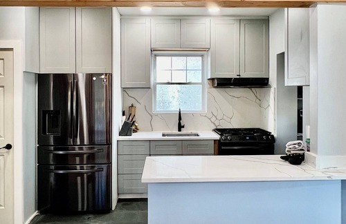 Southeast Yonkers House | Entire house with Hot Tub 25 Mins to Manhattan